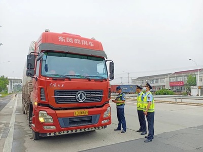 揚州、滁州開展長三角區(qū)域省界聯(lián)合治超專項行動